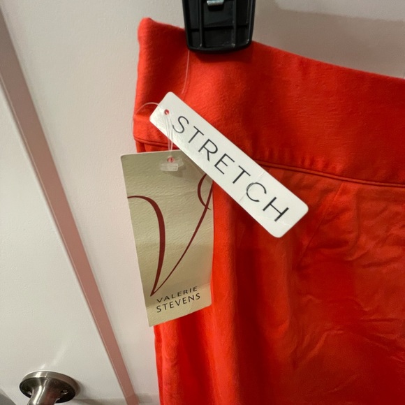 Valerie Stevens Coral Capri pants - Picture 4 of 5